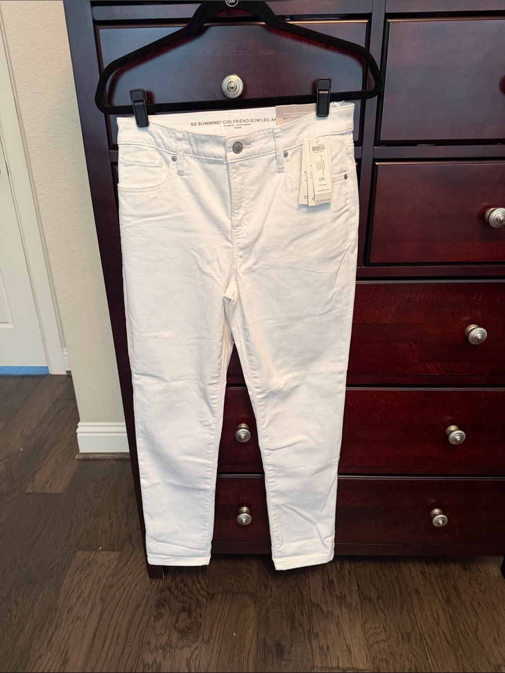 NWT Chico's So Slimming Girlfriend Skinny Jeans in White- Chicos size 0